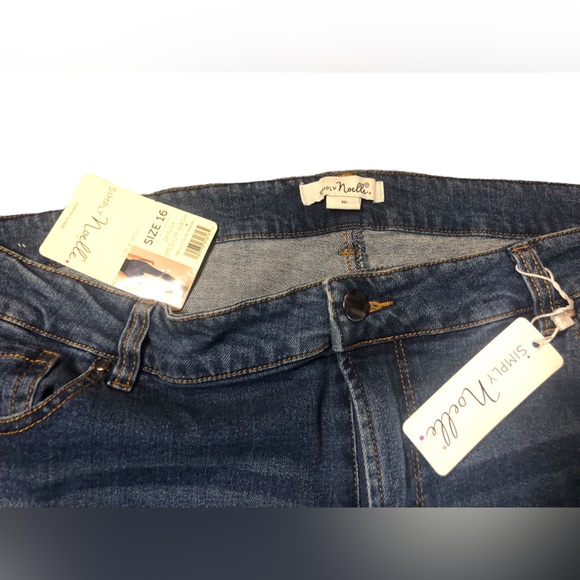 Simply Noelle Blue Jeans - Picture 3 of 3